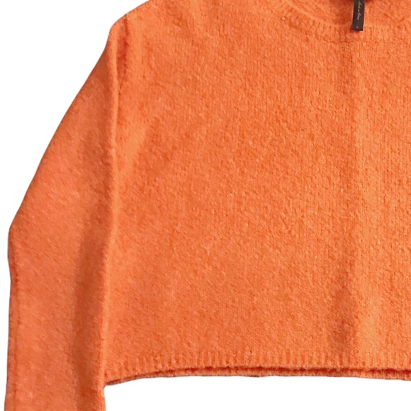 BCBGMAXAZRIA Vintage Cropped Sweater - Picture 7 of 8